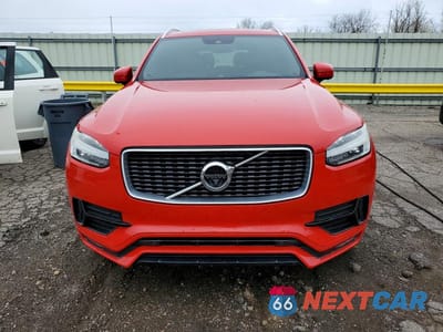 Piąte zdjęcie samochodu w środku: 2016 VOLVO XC90 T6 VIN:YV4A22PM5G1066841 - miniatura