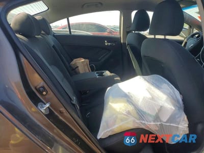 Zdjęcie 10 z 12 samochodu: 2014 KIA FORTE LX VIN:KNAFX4A6XE5159454 - miniatura