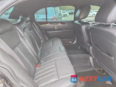 Zdjęcie 10 z 12 samochodu: 2011 LINCOLN TOWN CAR SIGNATURE LONG WHEELBASE VIN:2LNBL8FV7BX763778 - miniatura