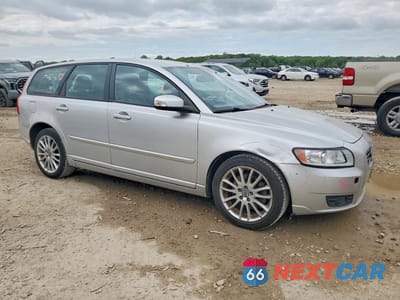 Czwarte zdjęcie samochodu z boku: 2011 VOLVO V50 T5 VIN:YV1672MW5B2630582 - miniatura