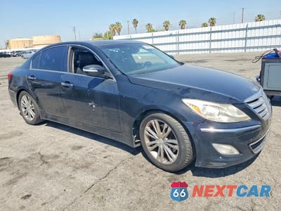 Czwarte zdjęcie samochodu z boku: 2012 HYUNDAI GENESIS 3.8L VIN:KMHGC4DD6CU151587 - miniatura