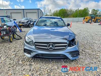 Piąte zdjęcie samochodu w środku: 2019 MERCEDES-BENZ E 450 4MATIC VIN:WDDZH6JB2KA585489 - miniatura