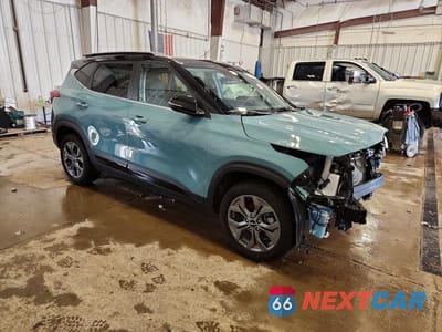 Czwarte zdjęcie samochodu z boku: 2024 KIA SELTOS S VIN:KNDEUCAA7R7600747 - miniatura