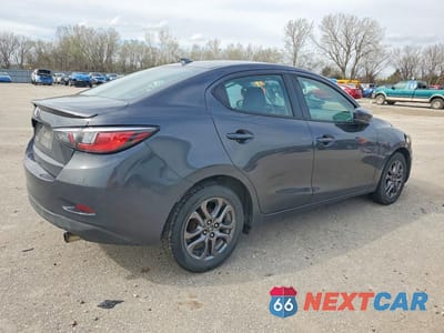 Trzecie zdjęcie samochodu z tyłu: 2019 TOYOTA YARIS LE VIN:3MYDLBYV0KY509780 - miniatura