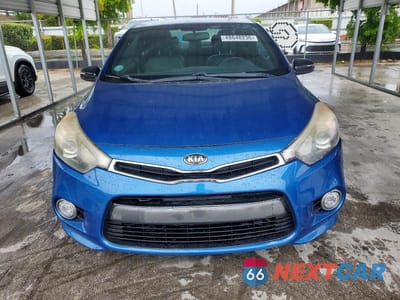 Piąte zdjęcie samochodu w środku: 2014 KIA FORTE KOUP SX VIN:KNAFZ6A32E5248091 - miniatura