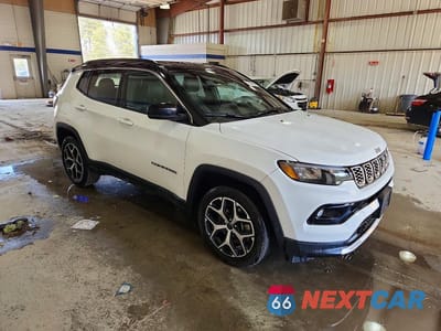 Czwarte zdjęcie samochodu z boku: 2025 JEEP COMPASS LIMITED VIN:3C4NJDCN1ST509084 - miniatura
