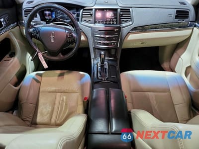 Zdjęcie 8 z 12 samochodu: 2016 LINCOLN MKS VIN:1LNHL9FT2GG602377 - miniatura