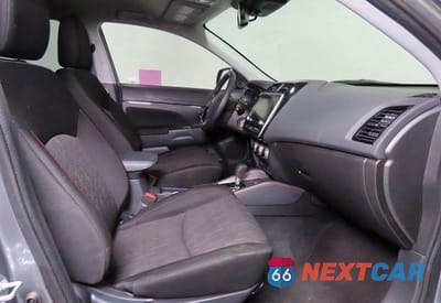 Piąte zdjęcie samochodu w środku: 2025 MITSUBISHI OUTLANDER SPORT S VIN:JA4ARUAU5SU003081 - miniatura