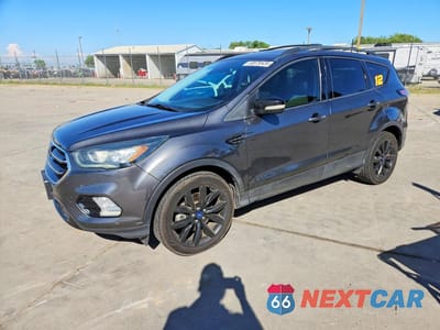 2017 FORD ESCAPE TITANIUM 1FMCU0J93HUC67275 - główne zdjęcie licytacji z USA - miniatura