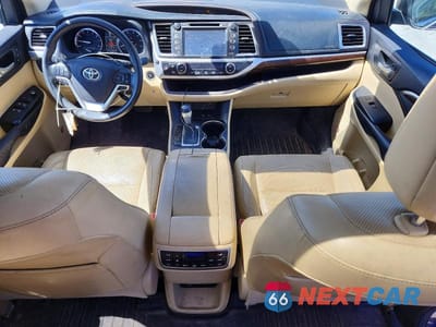Zdjęcie 8 z 14 samochodu: 2015 TOYOTA HIGHLANDER LIMITED PLATINUM VIN:5TDDKRFH5FS205607 - miniatura