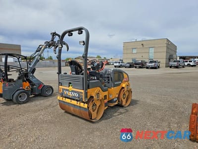 Czwarte zdjęcie samochodu z boku: 2017 VOLVO DD35B ROLLERS AND COMPACTION DOUBLE DRU VIN:VCE0D35BP0S273203 - miniatura