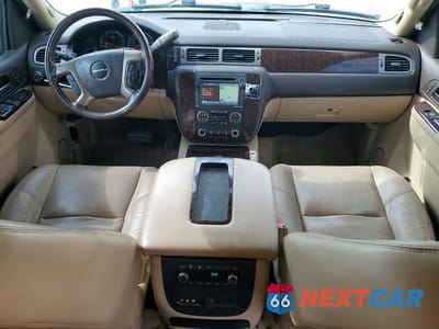 Zdjęcie 8 z 13 samochodu: 2012 GMC YUKON XL DENALI VIN:1GKS1MEFXCR139051 - miniatura