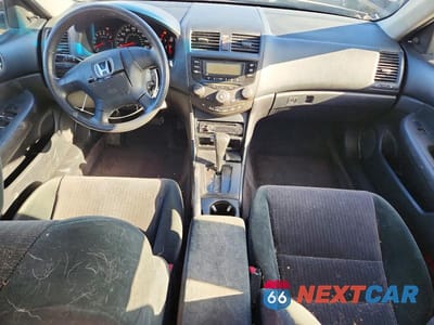 Zdjęcie 8 z 12 samochodu: 2005 HONDA ACCORD DX VIN:1HGCM56135A157667 - miniatura