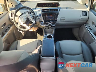 Zdjęcie 8 z 12 samochodu: 2015 TOYOTA PRIUS V FIVE VIN:JTDZN3EU3FJ038802 - miniatura