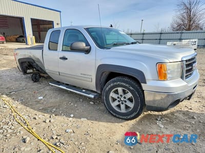 Czwarte zdjęcie samochodu z boku: 2010 GMC SIERRA K1500 SLE VIN:1GTSKVE38AZ131970 - miniatura