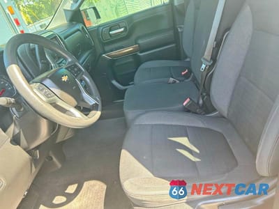 Zdjęcie 13 z 14 samochodu: 2020 CHEVROLET SILVERADO K1500 LT VIN:1GCRYDED6LZ143070 - miniatura