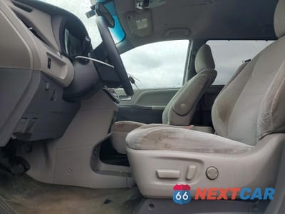 Zdjęcie 7 z 13 samochodu: 2016 TOYOTA SIENNA LE 8-PASSENGER VIN:5TDKK3DC2GS715555 - miniatura