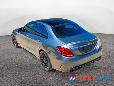 Trzecie zdjęcie samochodu z tyłu: 2018 MERCEDES-BENZ C 63 AMG-S VIN:55SWF8HB6JU266251 - miniatura