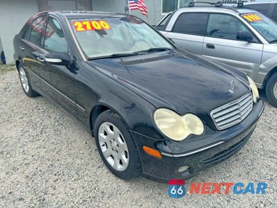 2005 MERCEDES-BENZ C 240 WDBRF61J45A656685 - główne zdjęcie licytacji z USA - miniatura