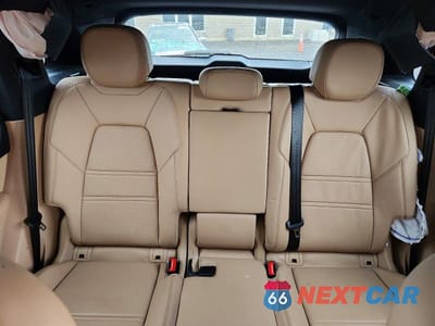 Zdjęcie 10 z 14 samochodu: 2019 PORSCHE CAYENNE VIN:WP1AA2AY1KDA17627 - miniatura