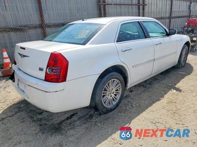 Trzecie zdjęcie samochodu z tyłu: 2010 CHRYSLER 300 TOURING VIN:2C3CA5CV5AH307146 - miniatura