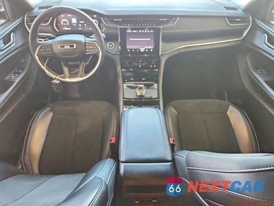 Zdjęcie 8 z 13 samochodu: 2023 JEEP GRAND CHEROKEE LAREDO VIN:1C4RJHAG4PC589318 - miniatura