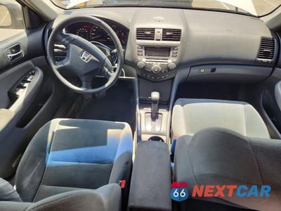 Zdjęcie 8 z 12 samochodu: 2007 HONDA ACCORD VIN:1HGCM66407A053916 - miniatura