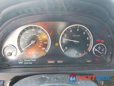 Zdjęcie 9 z 13 samochodu: 2015 BMW X5 XDRIVE50I VIN:5UXKR6C54F0J75433 - miniatura