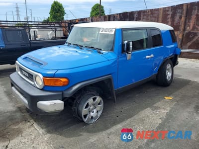 2007 TOYOTA FJ CRUISER BASE JTEZU11FX70002896 - główne zdjęcie licytacji z USA - miniatura