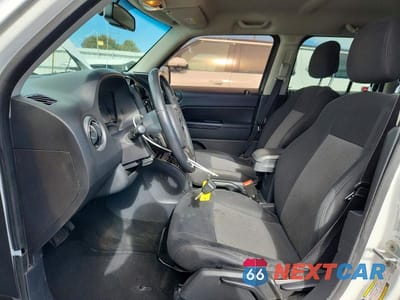 Zdjęcie 7 z 13 samochodu: 2011 JEEP PATRIOT SPORT VIN:1J4NF1GB0BD275973 - miniatura