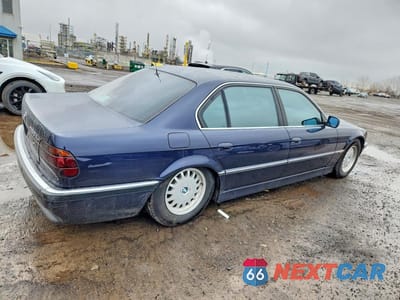 Trzecie zdjęcie samochodu z tyłu: 1998 BMW 750IL 4P VIN:WBAGK2320WDH69133 - miniatura