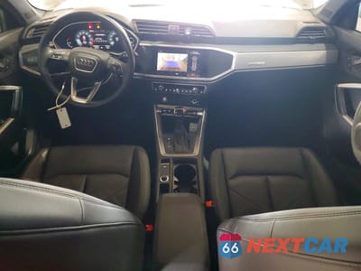 Zdjęcie 8 z 13 samochodu: 2020 AUDI Q3 VIN:WA1DECF30L1046328 - miniatura