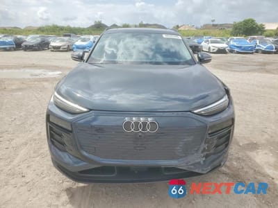 Piąte zdjęcie samochodu w środku: 2025 AUDI Q6 E-TRON PREMIUM PLUS VIN:WA122BGF9SA026872 - miniatura