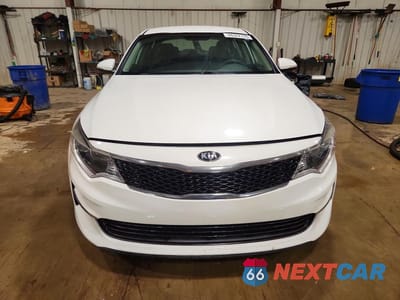 Piąte zdjęcie samochodu w środku: 2017 KIA OPTIMA LX VIN:5XXGT4L38HG145137 - miniatura