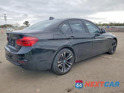 Trzecie zdjęcie samochodu z tyłu: 2018 BMW 330 XI VIN:WBA8D9C50JA608001 - miniatura