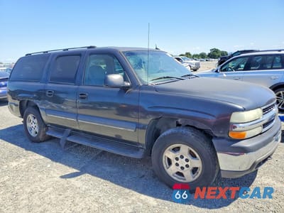 Czwarte zdjęcie samochodu z boku: 2004 CHEVROLET SUBURBAN K1500 VIN:3GNFK16T24G211771 - miniatura