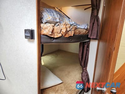 Piąte zdjęcie samochodu w środku: 2017 JAYCO JAY FLIGHT CAMPER VIN:1UJBJ0BN1H17V1774 - miniatura