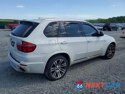 Trzecie zdjęcie samochodu z tyłu: 2013 BMW X5 XDRIVE50I VIN:5UXZV8C52DL426919 - miniatura