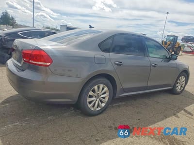 Trzecie zdjęcie samochodu z tyłu: 2015 VOLKSWAGEN PASSAT S VIN:1VWAT7A32FC029789 - miniatura