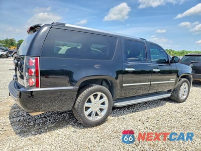 Trzecie zdjęcie samochodu z tyłu: 2010 GMC YUKON XL DENALI VIN:1GKUKMEF8AR231147 - miniatura