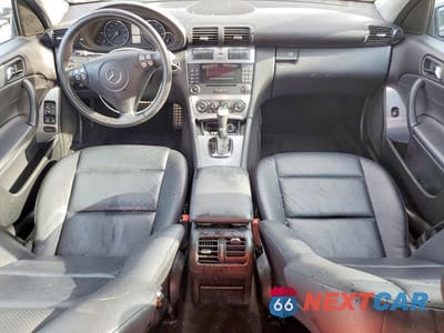 Zdjęcie 8 z 13 samochodu: 2005 MERCEDES-BENZ C 230K SPORT SEDAN VIN:WDBRF40J85F641261 - miniatura