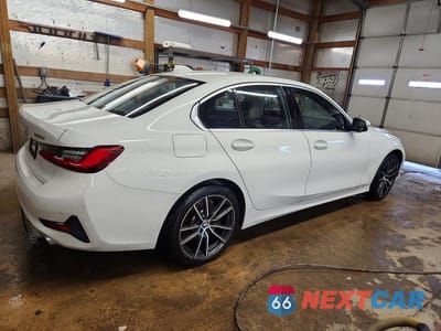 Trzecie zdjęcie samochodu z tyłu: 2019 BMW 330I VIN:WBA5R1C58KFH05623 - miniatura