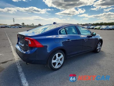 Trzecie zdjęcie samochodu z tyłu: 2012 VOLVO S60 T5 VIN:YV1622FS3C2130544 - miniatura