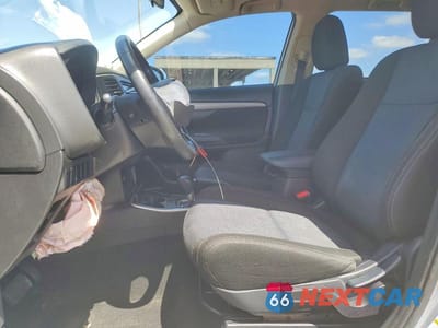 Zdjęcie 7 z 14 samochodu: 2017 MITSUBISHI OUTLANDER ES VIN:JA4AZ2A37HZ015370 - miniatura
