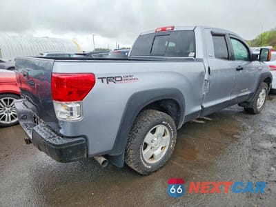 Trzecie zdjęcie samochodu z tyłu: 2010 TOYOTA TUNDRA DOUBLE CAB SR5 VIN:5TFUY5F1XAX138175 - miniatura