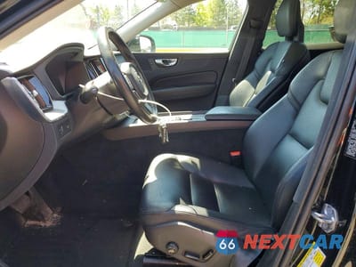 Zdjęcie 7 z 12 samochodu: 2018 VOLVO XC60 T5 VIN:LYV102RK9JB106214 - miniatura