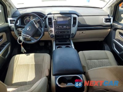 Zdjęcie 8 z 13 samochodu: 2018 NISSAN TITAN XD SV VIN:1N6AA1F42JN512720 - miniatura