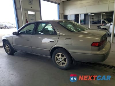 Drugie zdjęcie samochodu z przodu: 1999 TOYOTA CAMRY LE VIN:4T1BG22K7XU600740 - miniatura