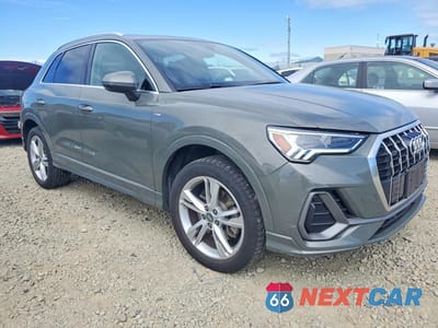 Czwarte zdjęcie samochodu z boku: 2019 AUDI Q3 PREMIUM PLUS S-LINE VIN:WA1EECF3XK1068095 - miniatura
