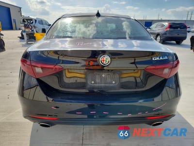 Zdjęcie 6 z 12 samochodu: 2018 ALFA ROMEO GIULIA VIN:ZARFAEBN4J7580512 - miniatura